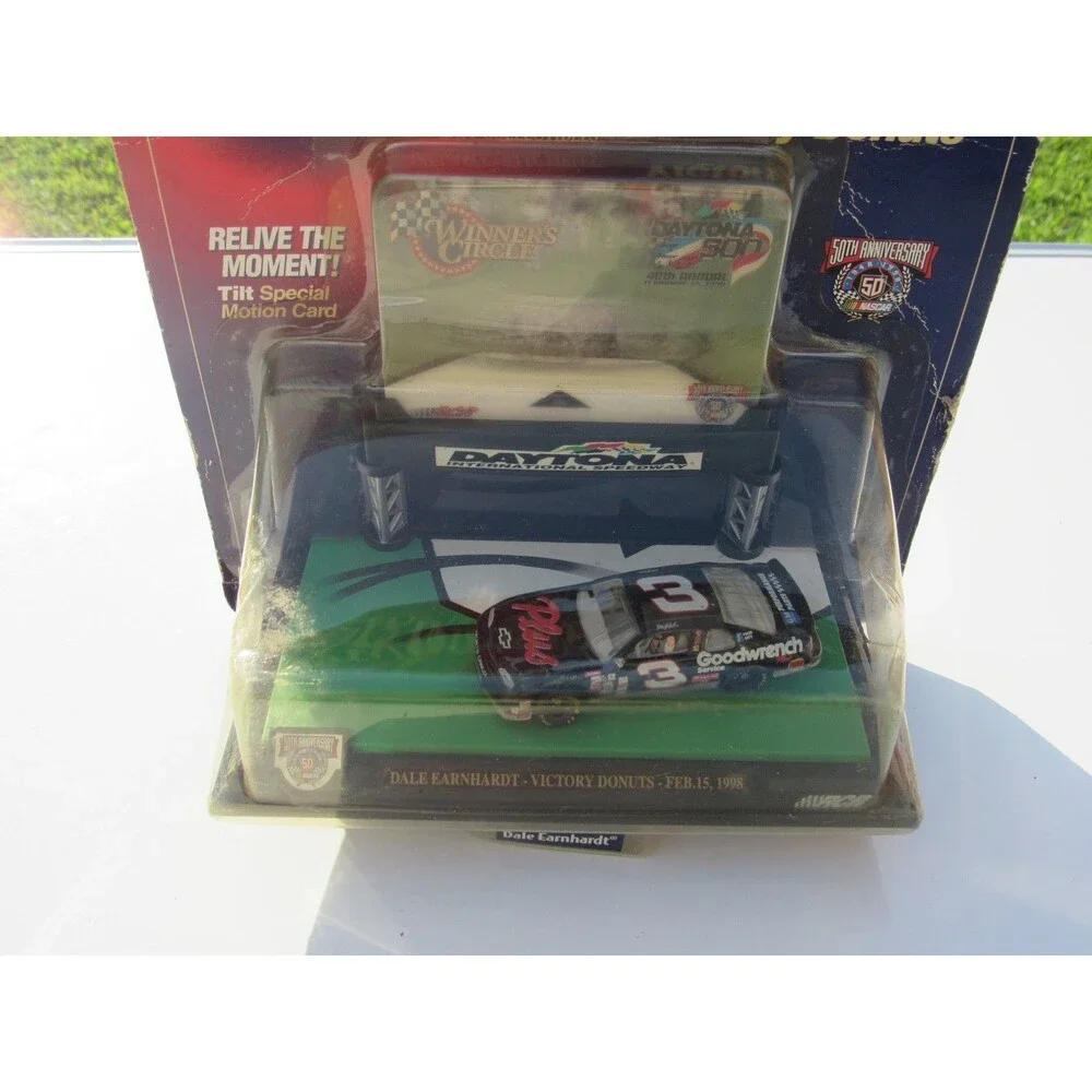 Dale Earnhardt #3 Goodwrench Winner's Circle Daytona 500 Victory Donuts 1998 NIP
